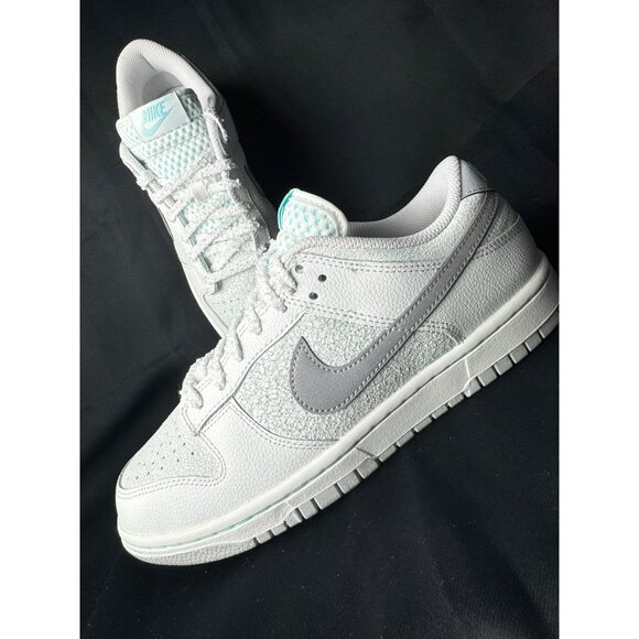 H65- SIZE 7.5 MEN\'S= 9 WOMEN\'S NIKE DUNK LOW RETRO SUMMIT WHITE/METALLIC SILVER main image 7
